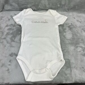 Calvin Klein Bodysuit Girls 3-6 Mo White Logo Hearts